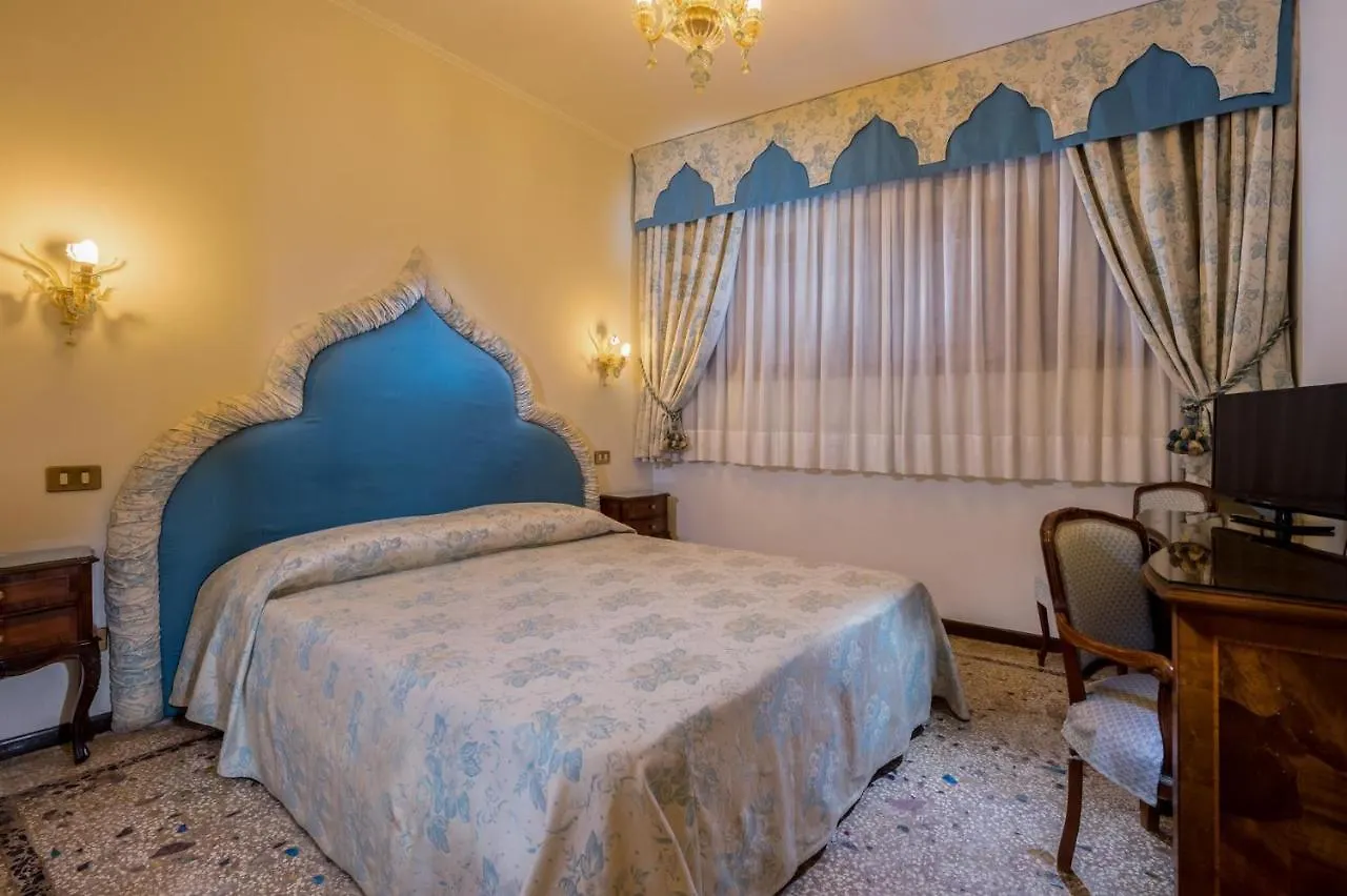Hotel Giorgione Venice Italy